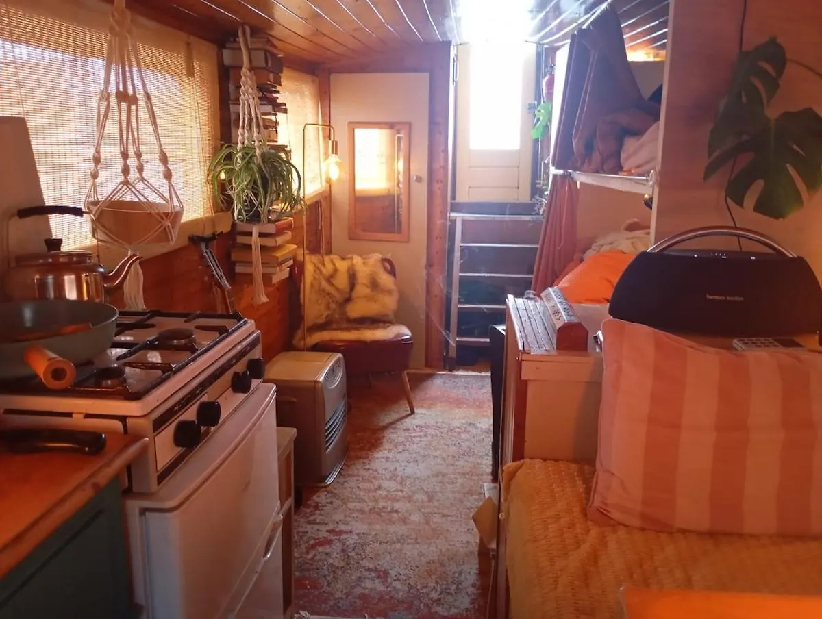 Botel Cozy Bunk Beds In Unique Floating Hostel Amsterdam Paesi Bassi